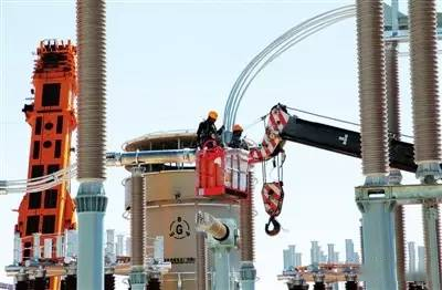 特高壓換流站光開(kāi)關(guān)EMC測(cè)試現(xiàn)場(chǎng) 特高壓換流站光開(kāi)關(guān)EMC測(cè)試現(xiàn)場(chǎng)